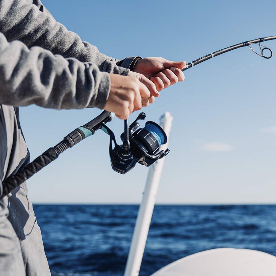best saltwater spinning combo for dick fishing Ugly Stik Dock Runner The BG3000/701M features a 6+1 ball bearing Digigear reel with an aluminum body Daiwa D-Wave 7' Saltwater Spinning